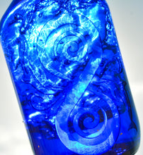 Load image into Gallery viewer, Blue Bottle Love - 500mL & 1 Litre Dolphinitive Swirl